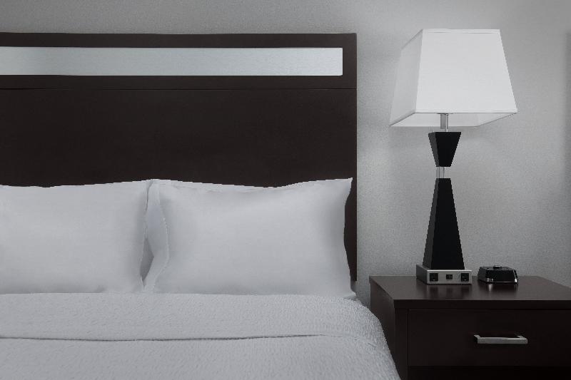Hampton Inn Statesboro - photo 32