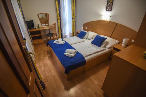 Amore Apartmanhaz — 4-Star Luxury Hotel in Siofok, Hungary