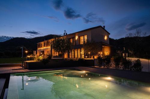 Col Del Noc Luxury Apartments & Pool Prosecco Hills — 4-Star Luxury Hotel in Vittorio Veneto, Italy