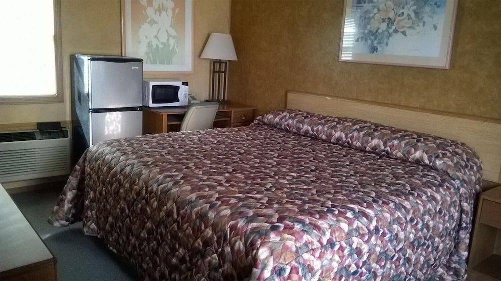 Sterling Motel - photo 11