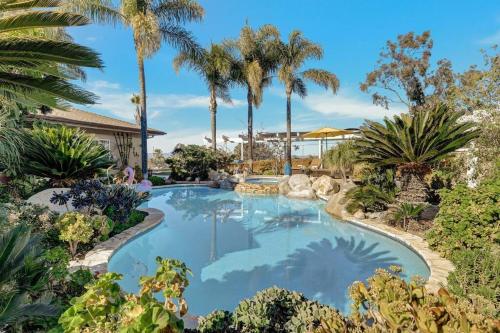 Elevado Hills Family Getaway Pool Games Pkg — hotel in Vista