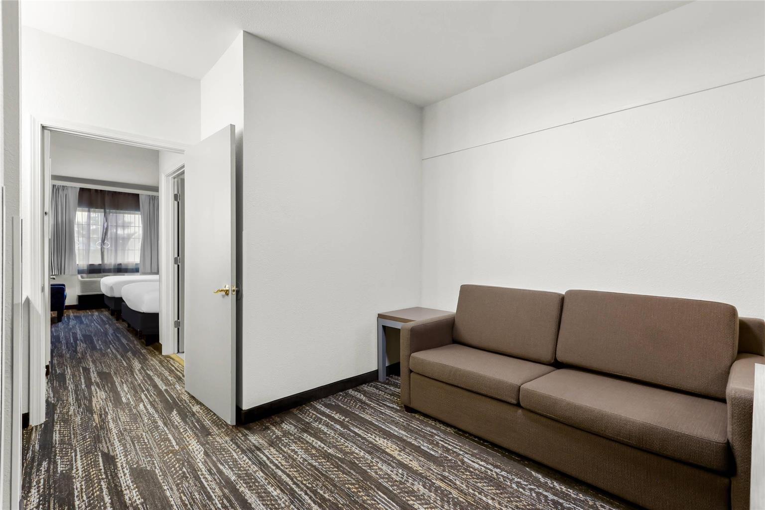 Clarion Suites Anchorage Downtown - photo 6