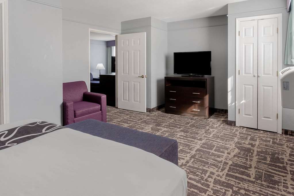 La Quinta Inn & Suites by Wyndham Kerrville - photo 33