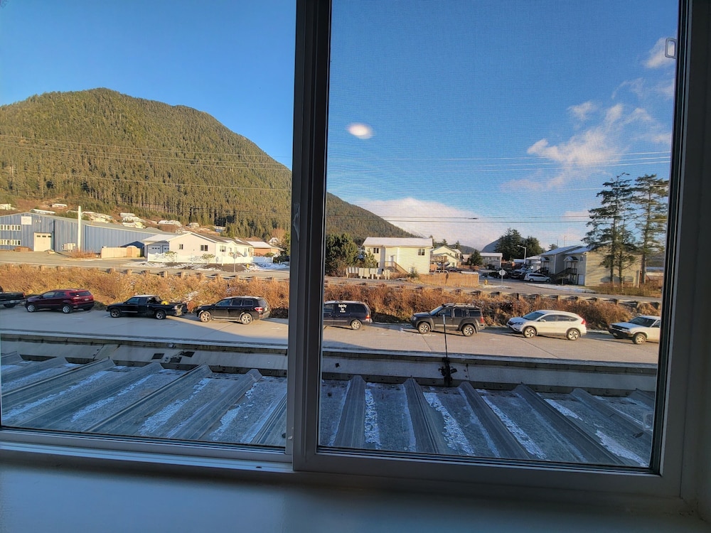 Eagle Bay Inn - photo 25
