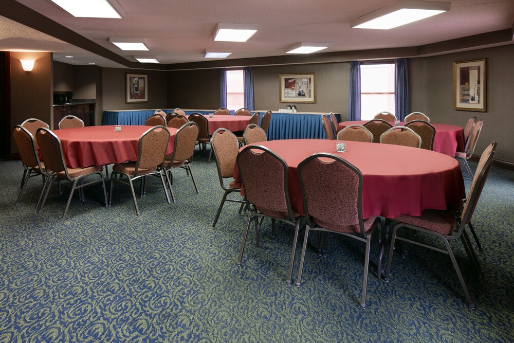 Holiday Inn Dubuque Galena by IHG - photo 57