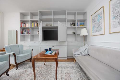 Warsaw Central Apartment by Noclegi Renters — 4-Star Luxury Hotel in Warsaw, Poland
