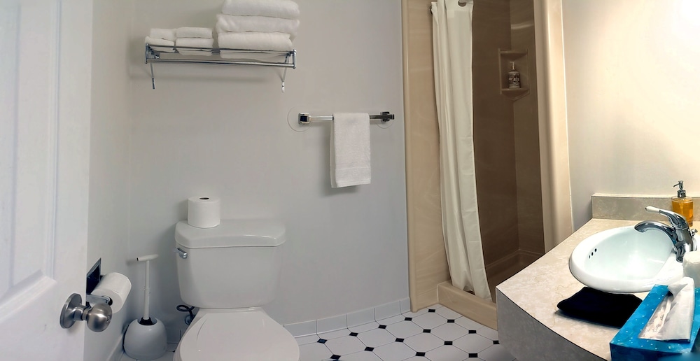 South Side Inn Burlington - photo 28