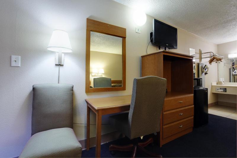 Americas Best Value Inn Alachua - photo 7