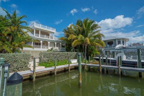 Boca Bay Watch - carbon neutral hotel in Unknown City