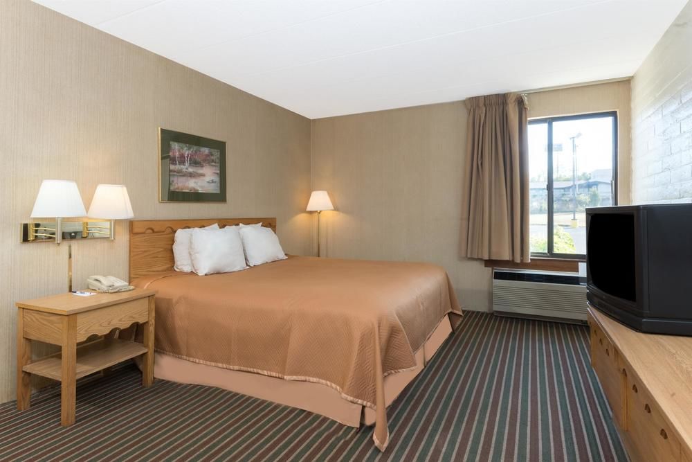 Howard Johnson - photo 12