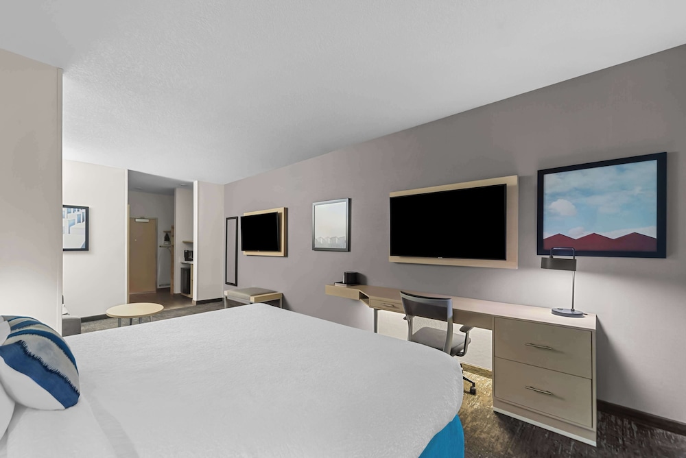 Best Western Plus Ogallala Inn - photo 16