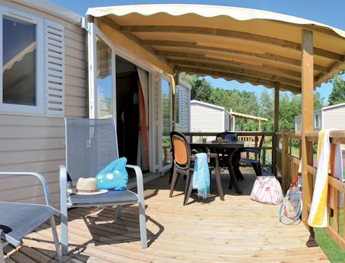 Camping La Linotte — 4-Star Luxury Hotel in Le Bugue, France