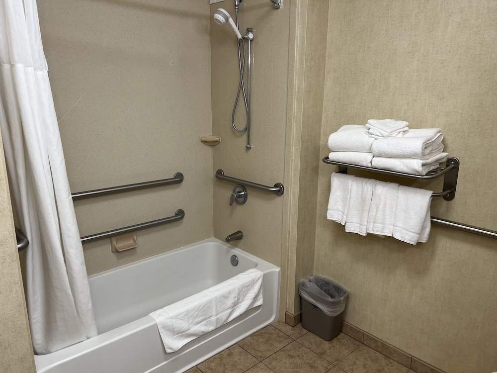 Hampton Inn & Suites Barstow - photo 45
