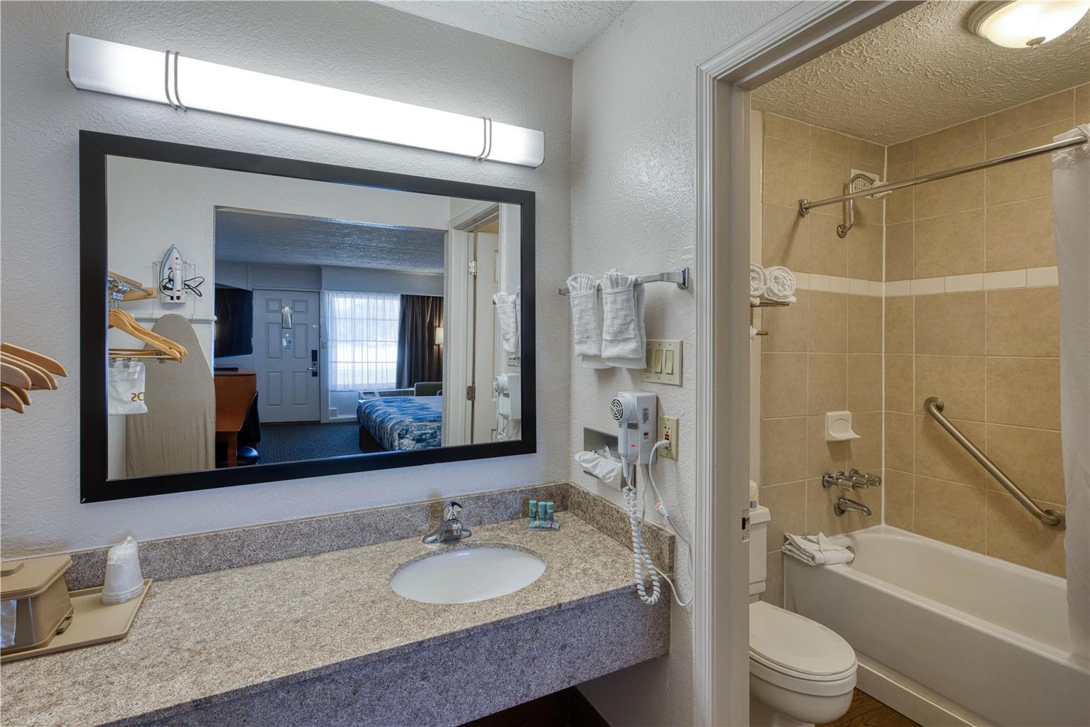 Best Western Hendersonville Inn - photo 15