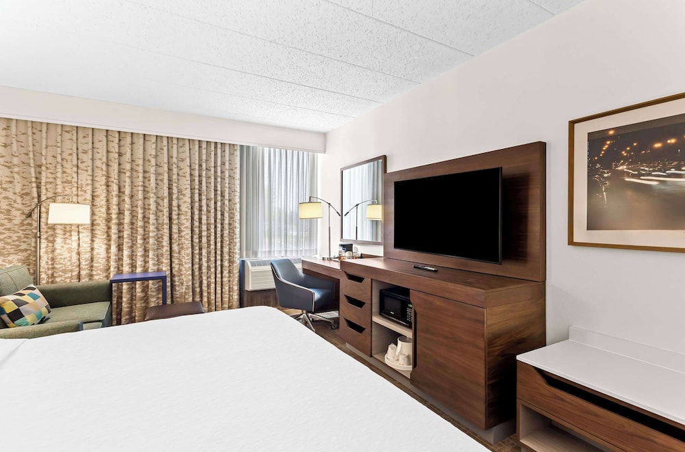 Hampton Inn Chicago Naperville - photo 11