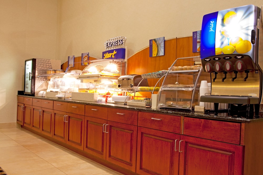 Holiday Inn Express Hotel Jacksonville North Fernandina by IHG - photo 40
