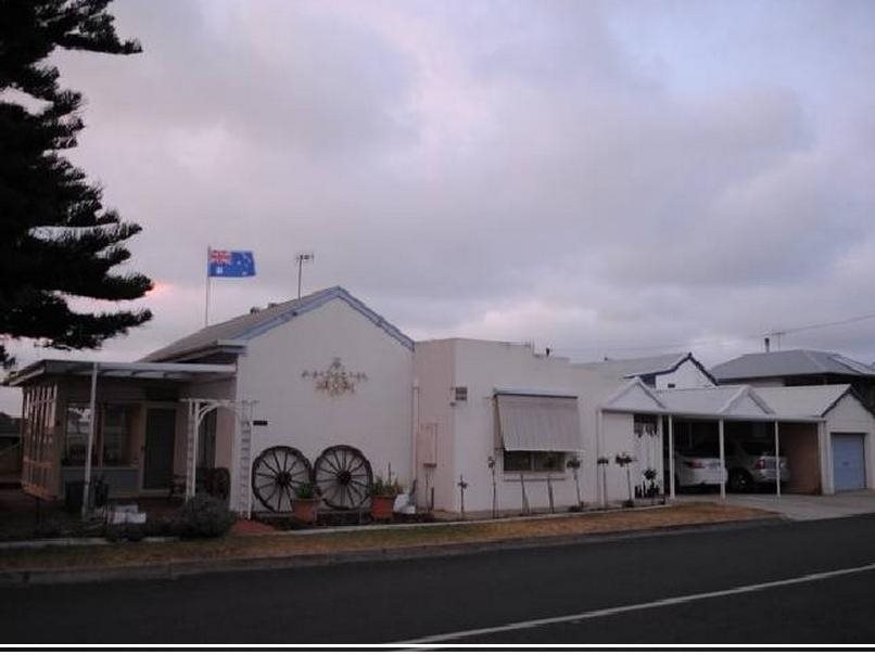 Vue de M Bed & Breakfast — 4-Star Luxury Hotel in Goolwa, Australia