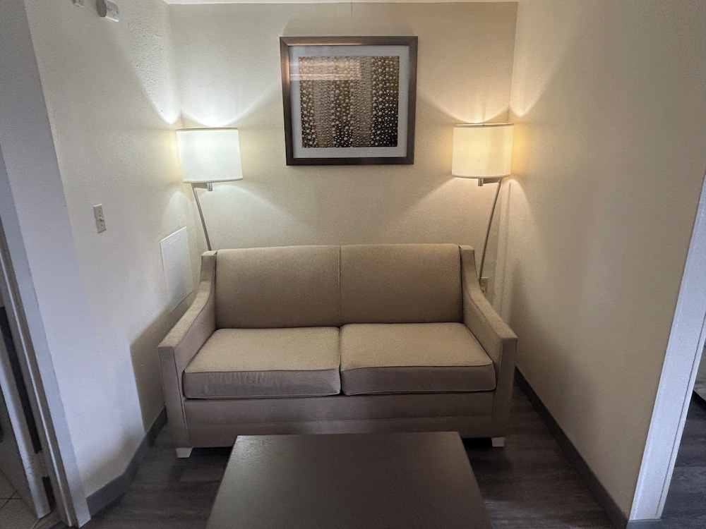 Spark by Hilton Fort Myers - photo 12