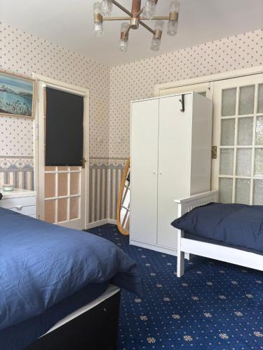 Superb Triple Room near Airport 1