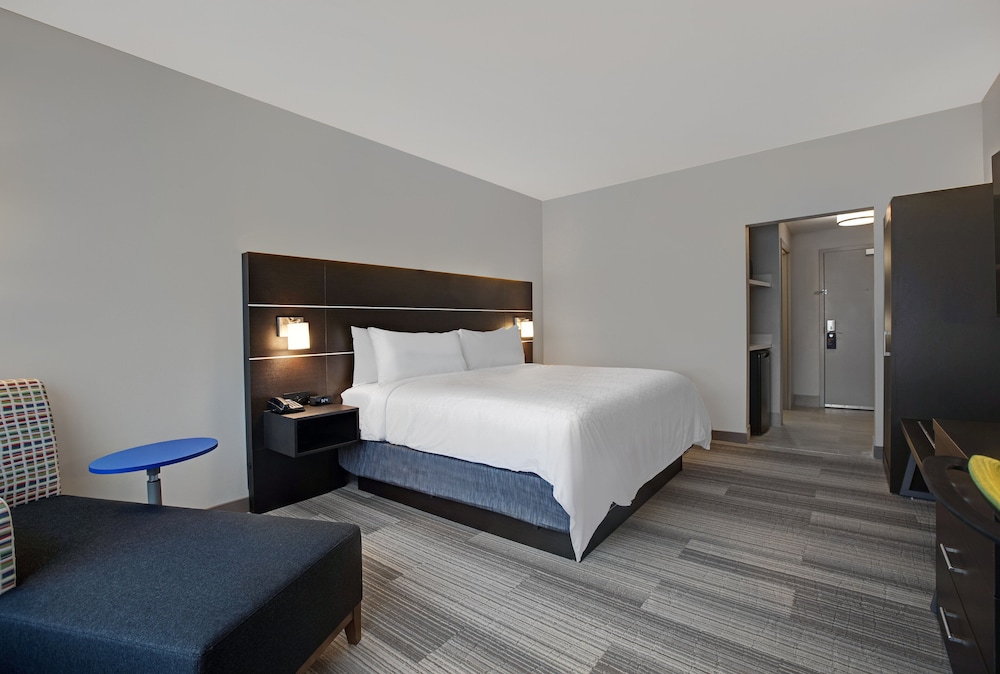 Holiday Inn Express Milwaukee Downtown by IHG - photo 4