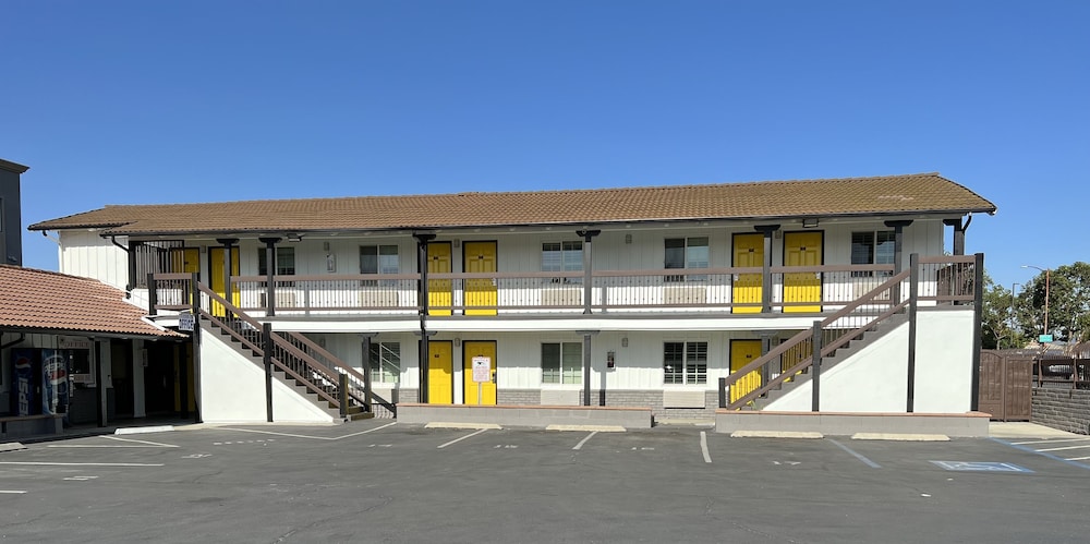 Escondido Inn - photo 32