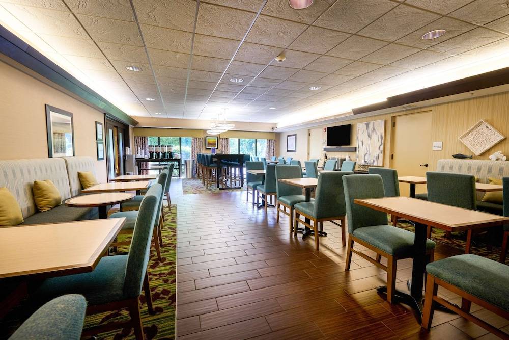 Hampton Inn Flemington - photo 3