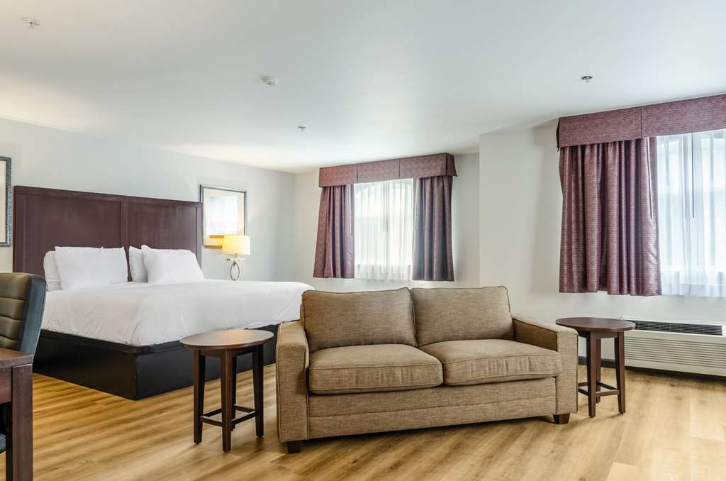 Red Lion Inn & Suites Des Moines - photo 20