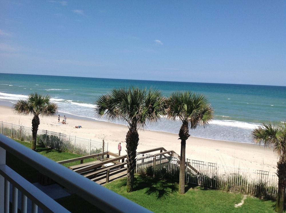 Indian Harbour Beach Club by Happy Palm Stays - photo 7