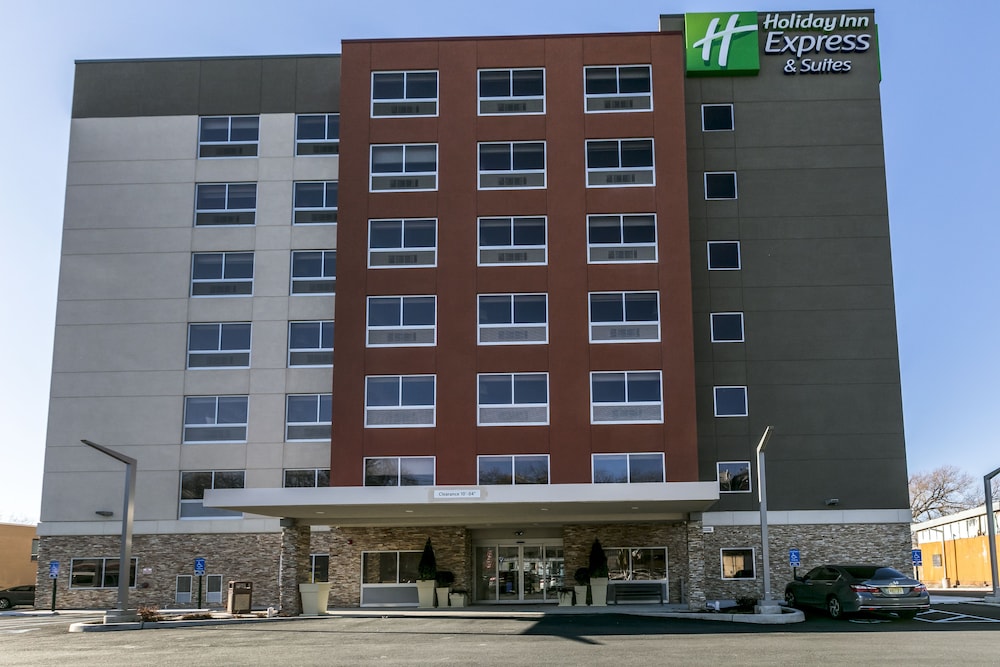 Holiday Inn Express & Suites Jersey City North Hoboken by IHG in Jersey City, United States