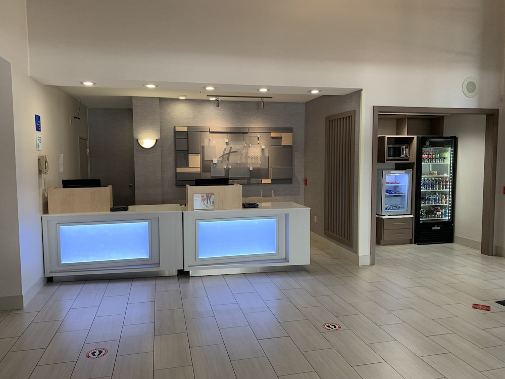Holiday Inn Express Hotel & Suites Franklin Oil City by IHG - photo 38