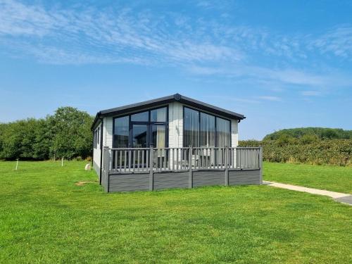 Cherry Blossom 37 Hot Tub in Kingston Upon Hull, United Kingdom