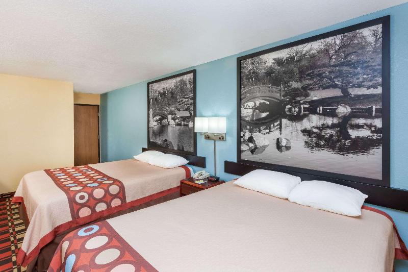 Super 8 by Wyndham Chillicothe - photo 4