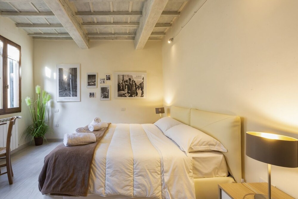 San Cristofano Blu Apartment Santa Croce Florence — 4-Star Luxury Hotel in Florence, Italy