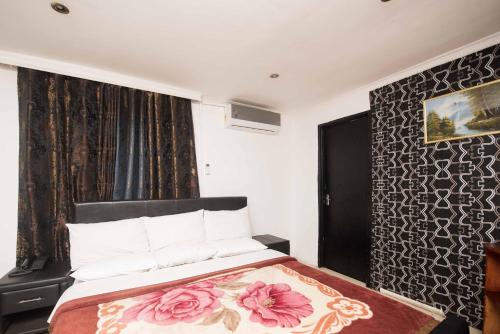 Niagara Inn — Accra — photo 4