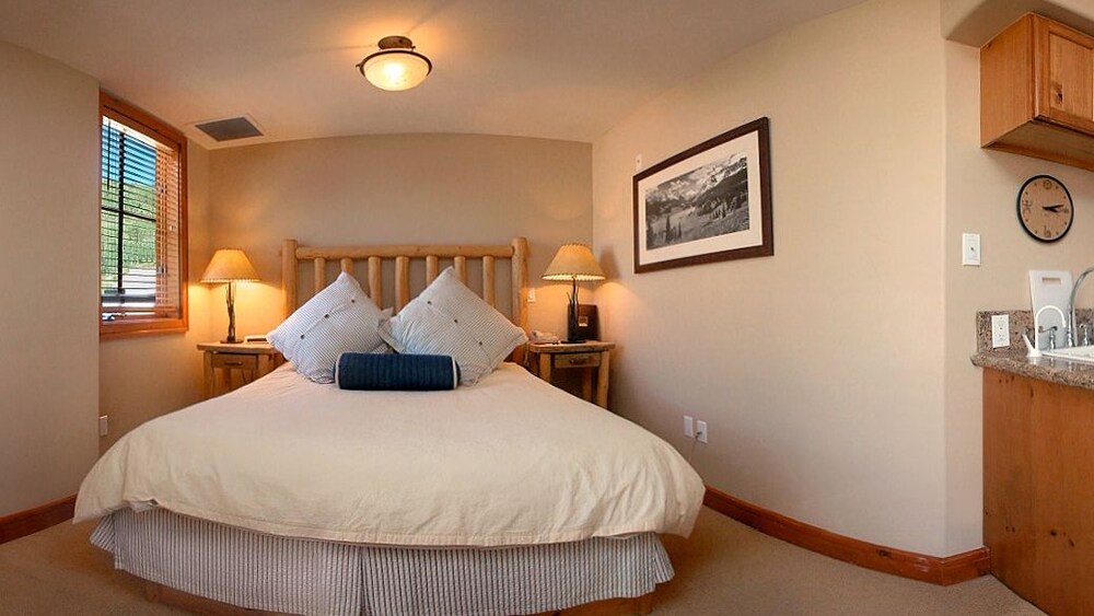 Inn at Lost Creek - photo 15