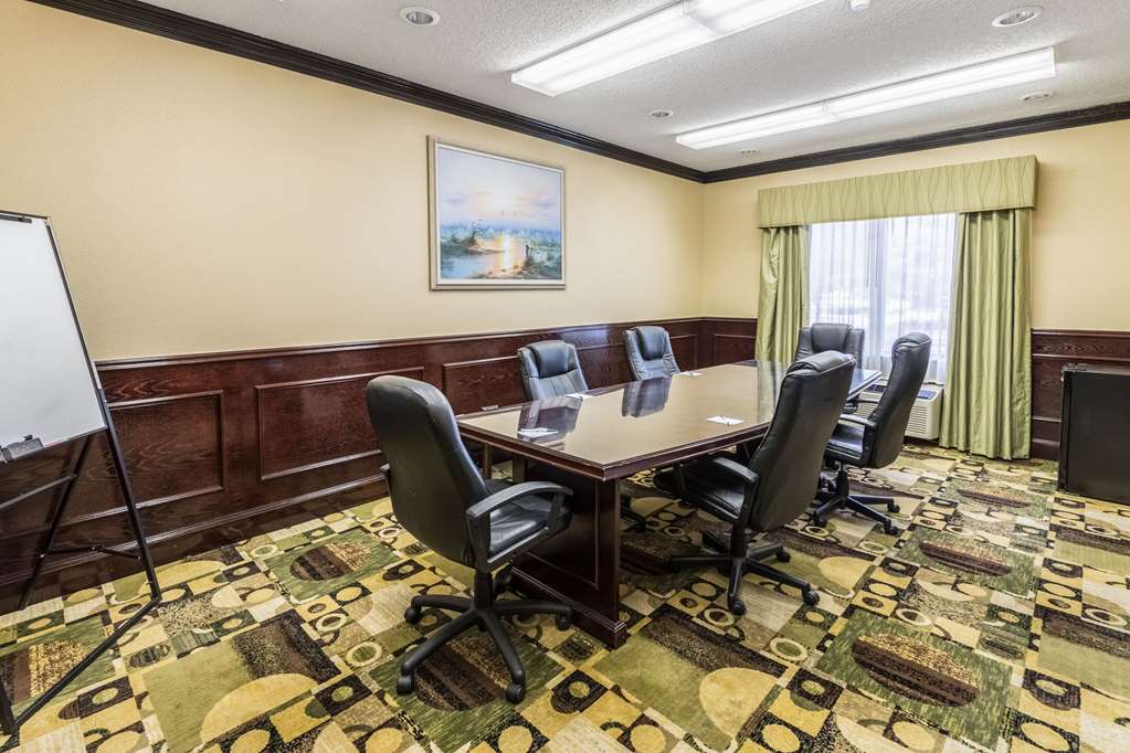 Quality Suites Burleson Ft. Worth - photo 27