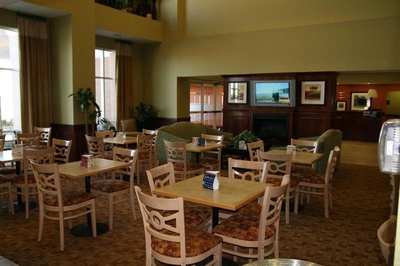 Hampton Inn & Suites Gainesville - photo 4