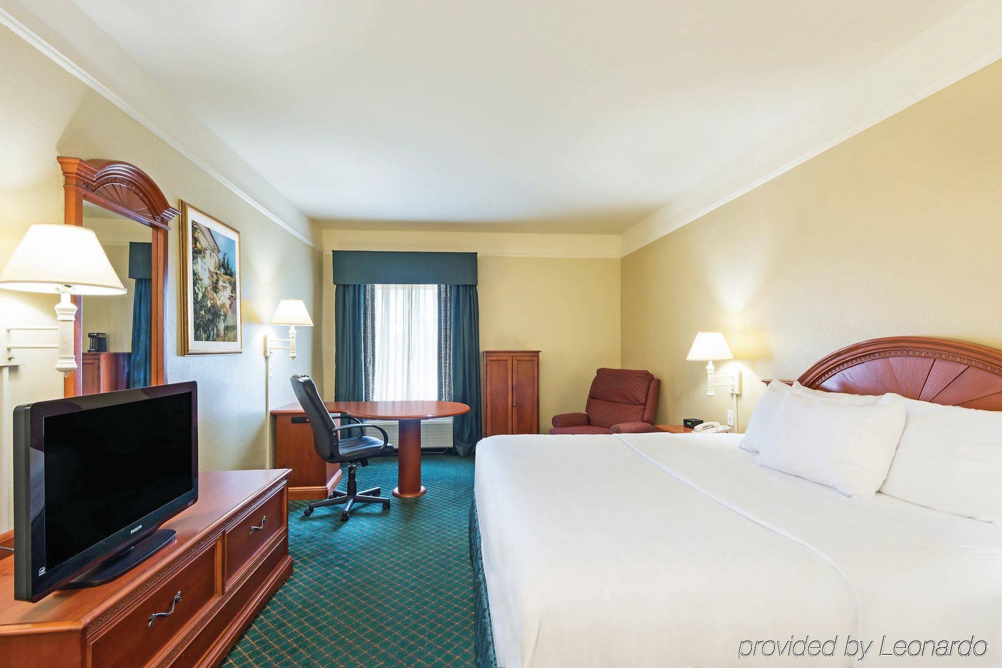 La Quinta Inn & Suites Covington - photo 10