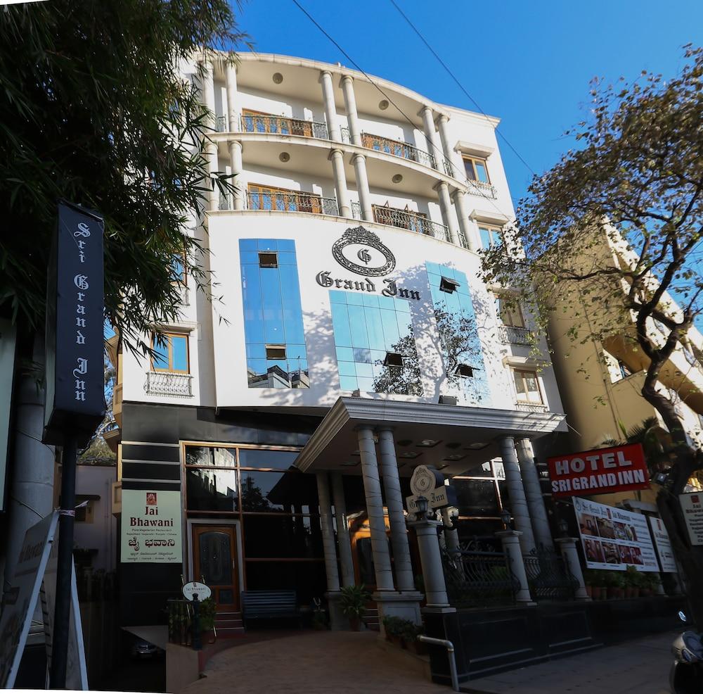 Oyo 373 Hotel Grand Inn