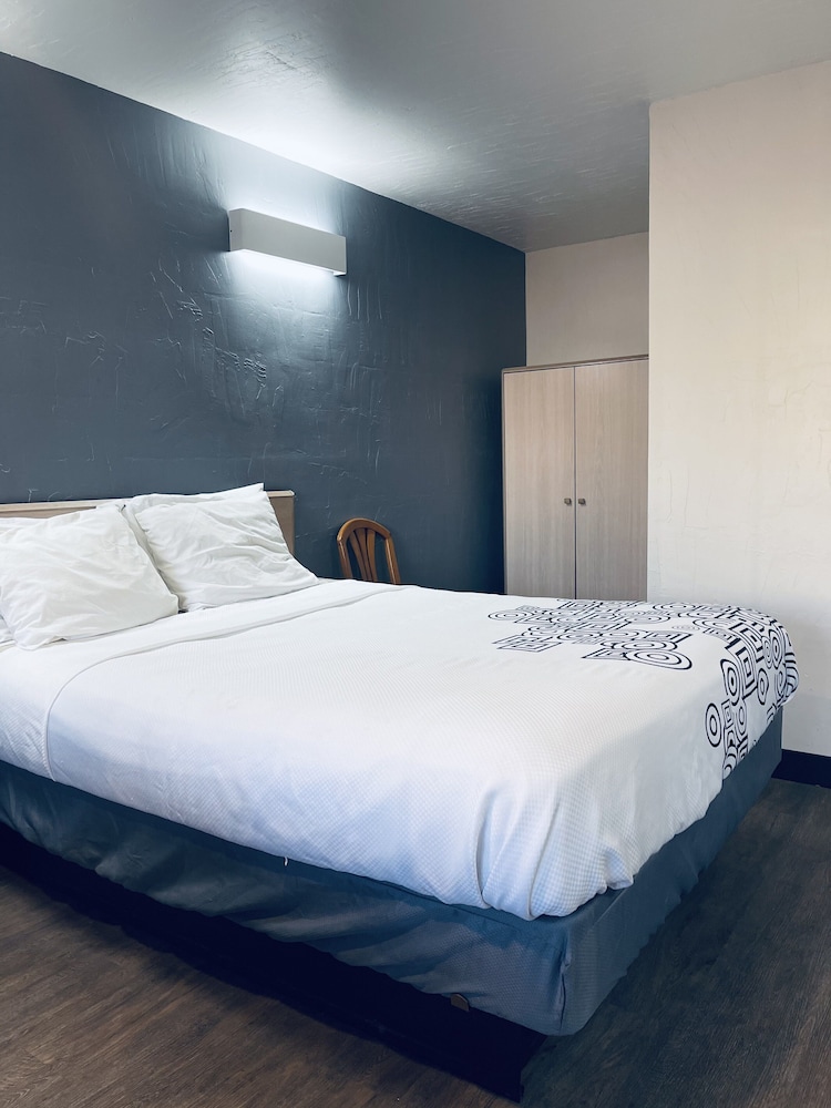 Century 21 Motel - photo 17