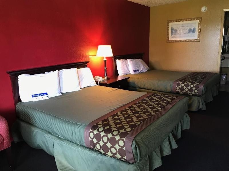 Americas Best Value Inn Bonham - photo 21