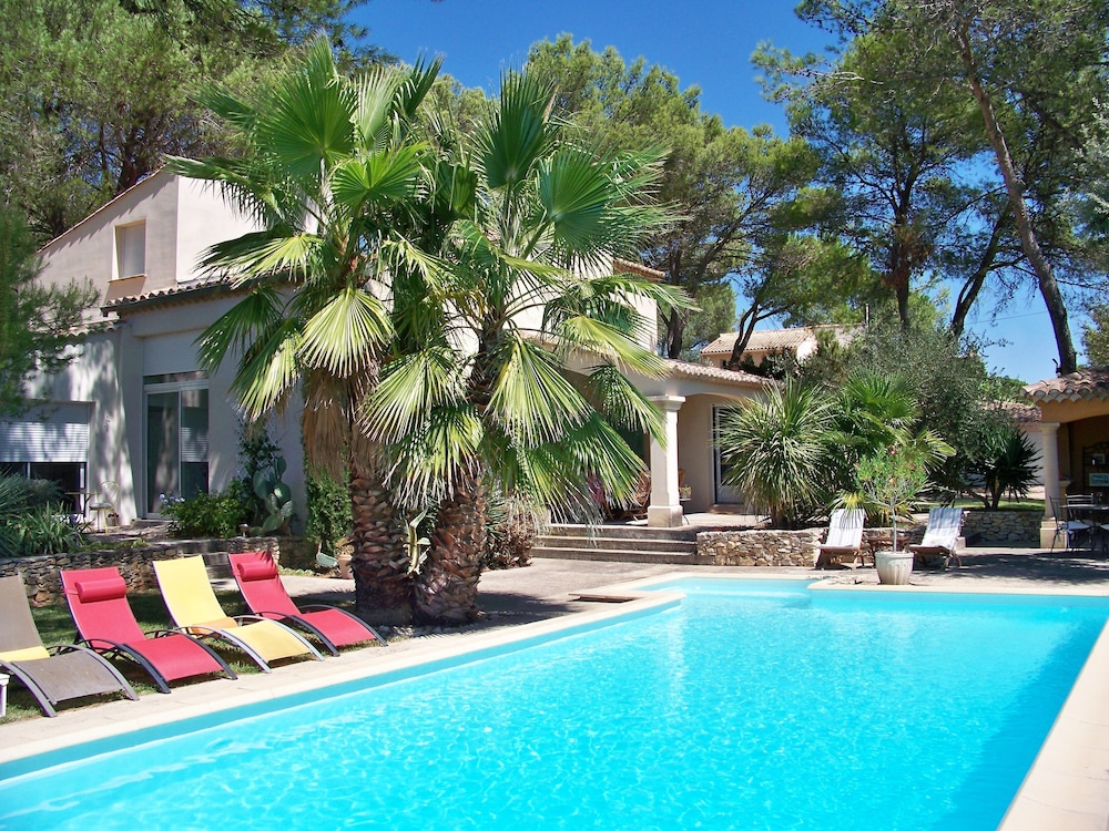 Sous les Pins de Nages — hotel in Nages-Et-Solorgues