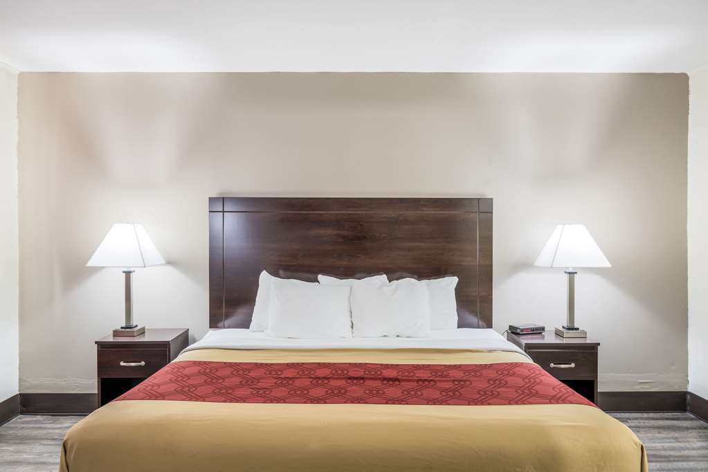 Econo Lodge Cameron - photo 22