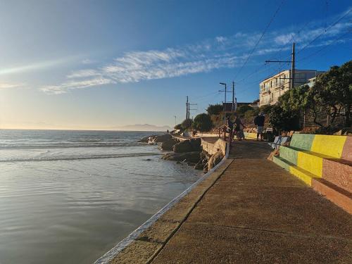 South Shore Stay Family Friendly Stay by the Sea