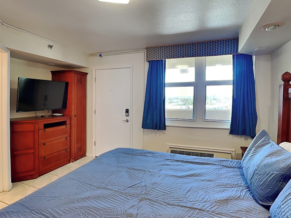 Westgate Harbour Beach Resort - photo 12