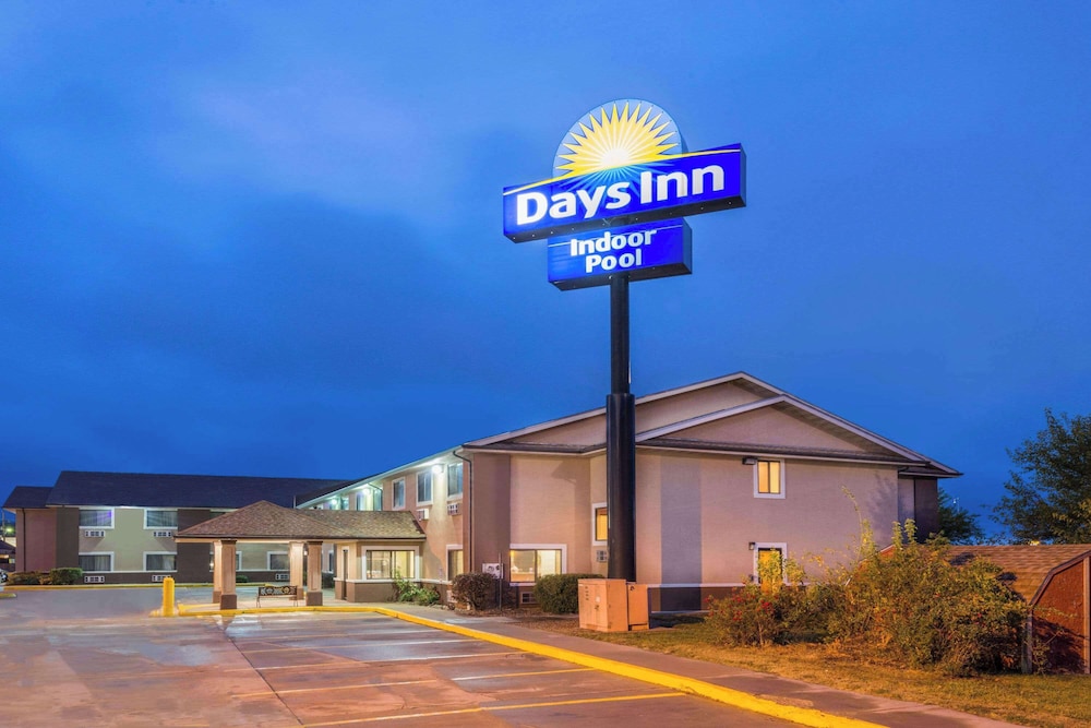 Days Inn by Wyndham Topeka - photo 31