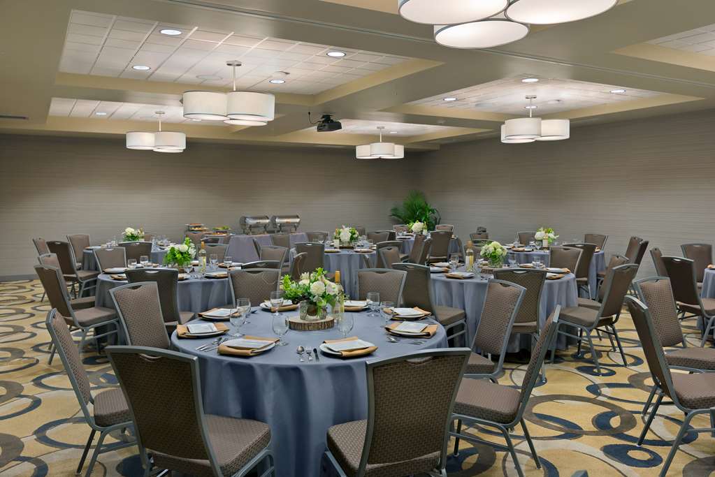 Oxford Suites Bellingham - photo 13