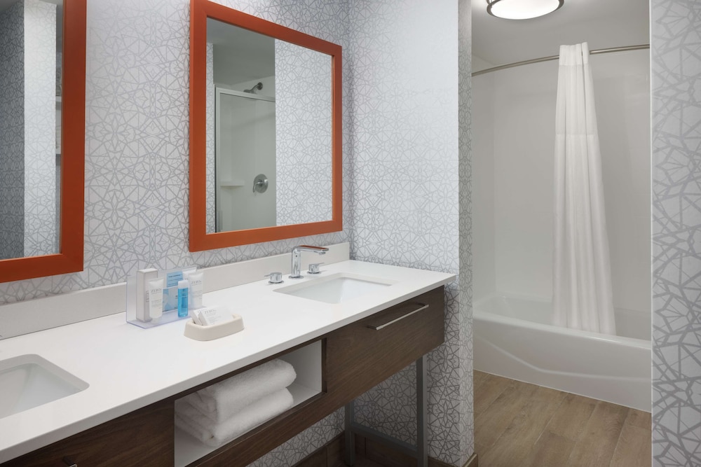 Hampton Inn & Suites Myrtle Beach Oceanfront - photo 43