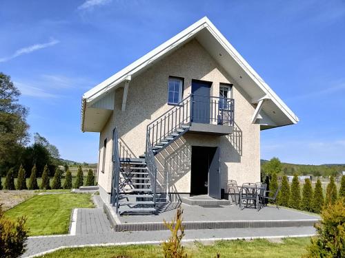 Domek całoroczny 8 os pokoje nad stawem in Swieta Katarzyna, Poland