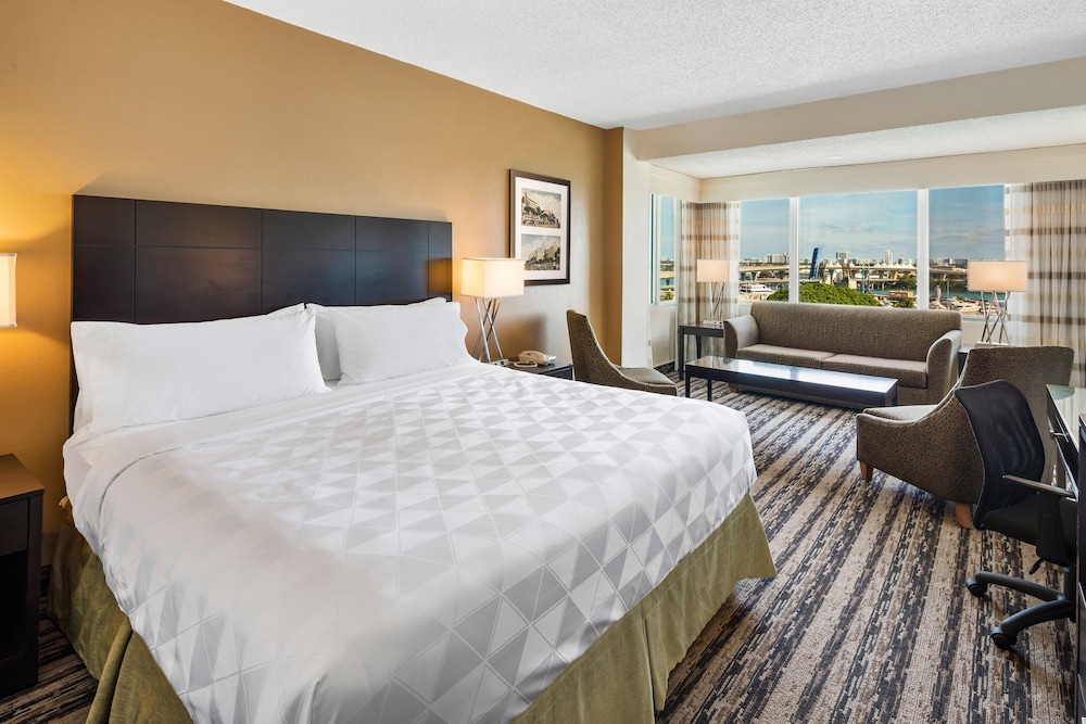 Holiday Inn Port of Miami Downtown Hotel - photo 21